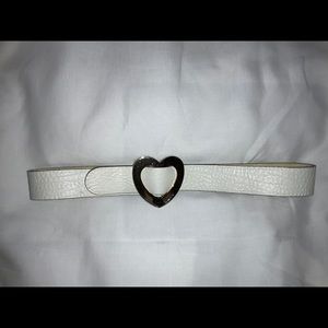 Gucci leather belt with heart buckle (30 inches)